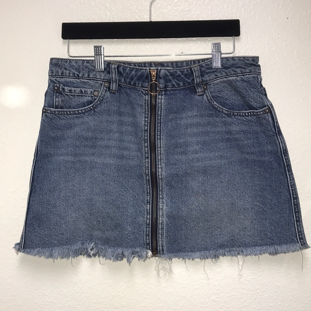 We The Free People Mini Denim Full Zip It Up Jean Skirt Waist 30 Frayed Hemline